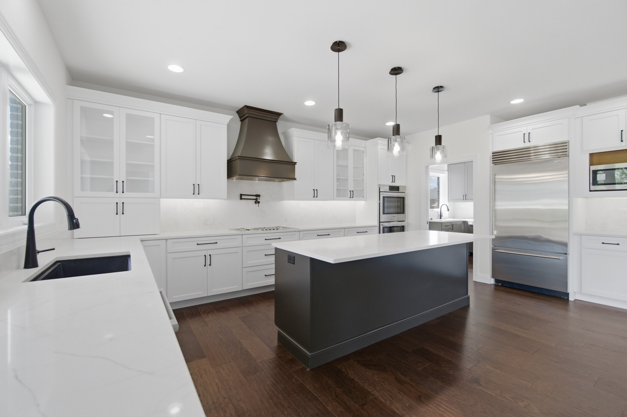 HDR interior photograph of a kitchen