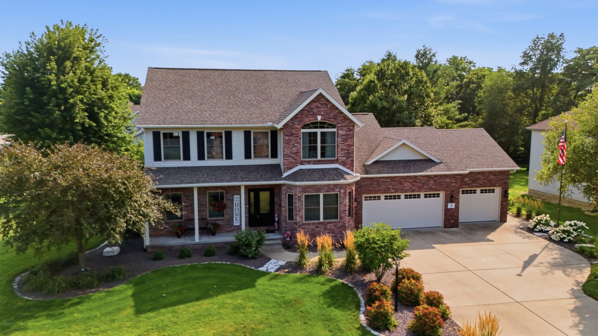 Hampton Court, Germantown Hills - real estate photography by Aerial MG