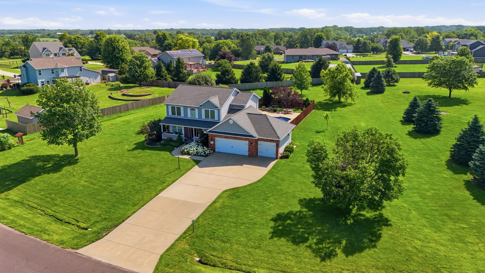 Stephanie, Metamora - real estate photography by Aerial MG